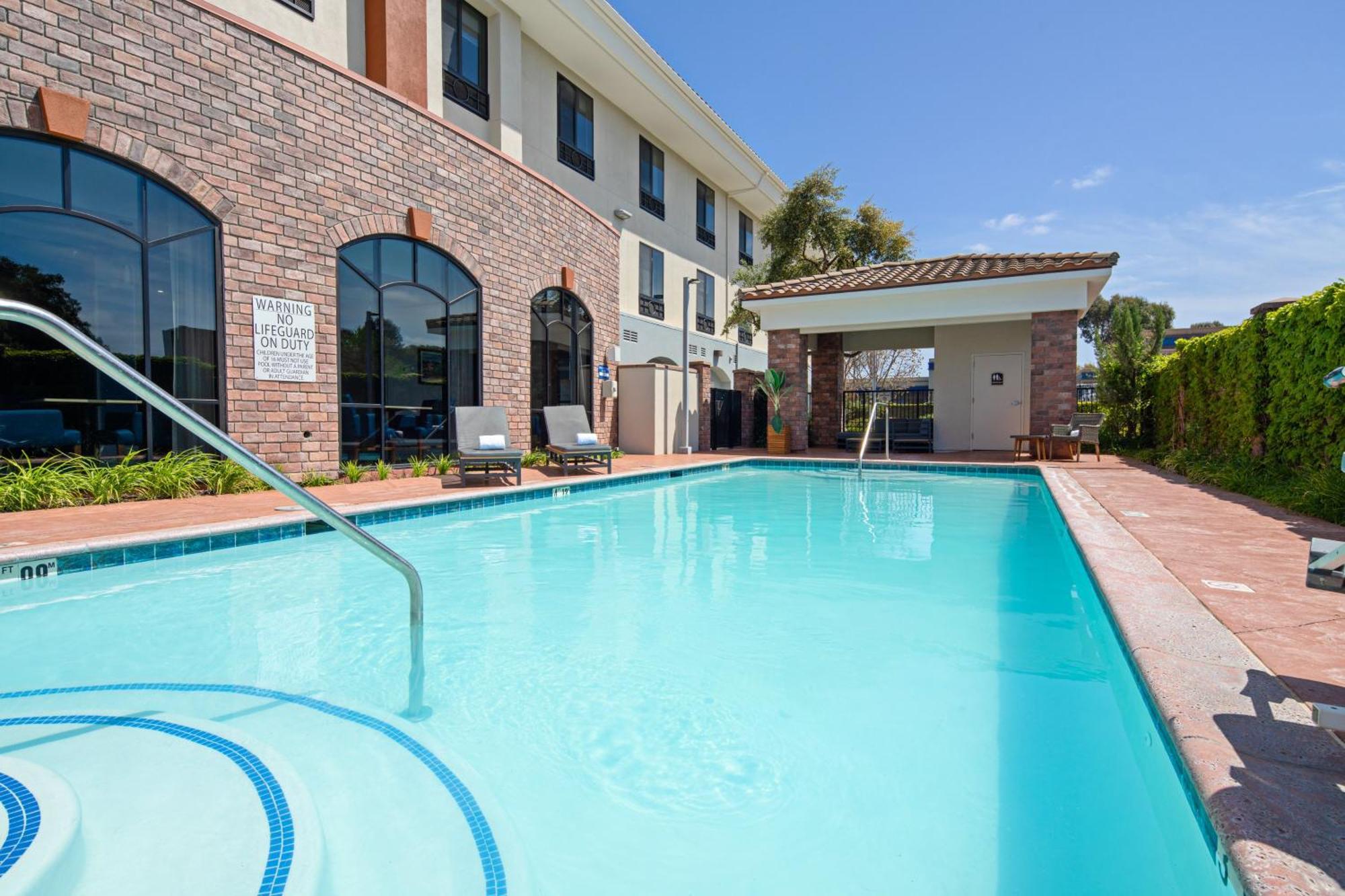 Holiday Inn Express Hotel & Suites Atascadero By Ihg Extérieur photo